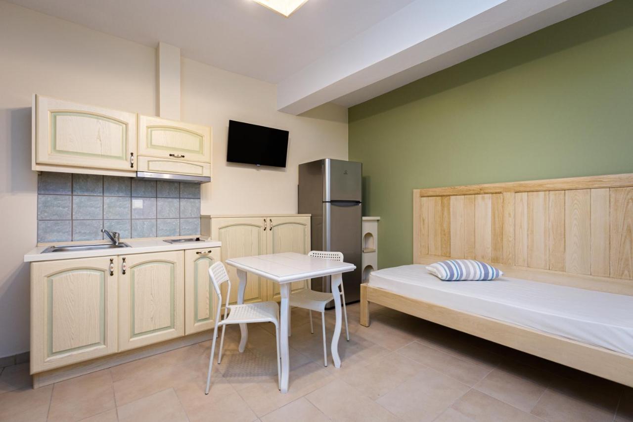 Aparthotel Alexa'S Sunny Days à Limenaria  Extérieur photo